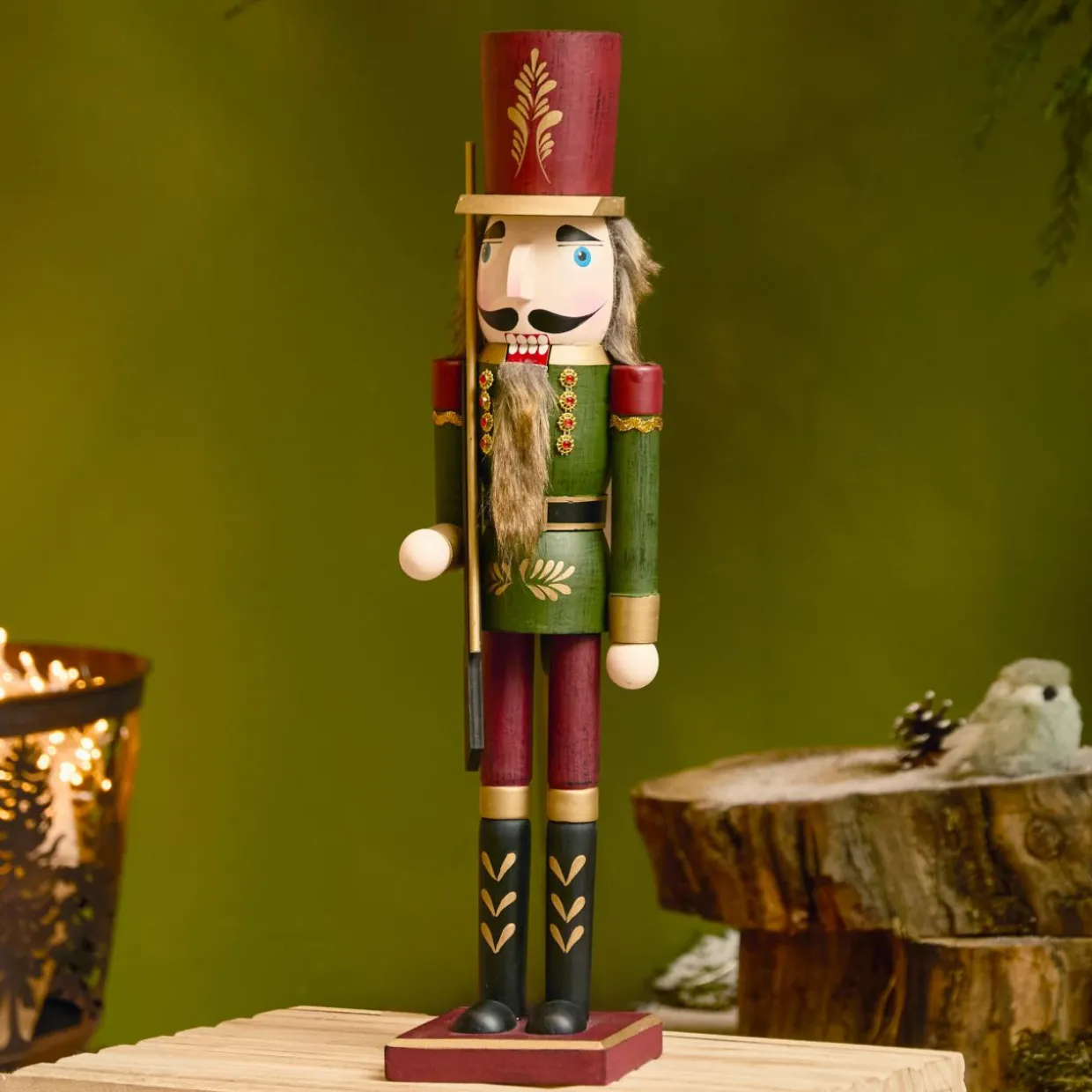Casse-noisette en bois (H50 cm) Timothé la royauté Vert et bordeaux