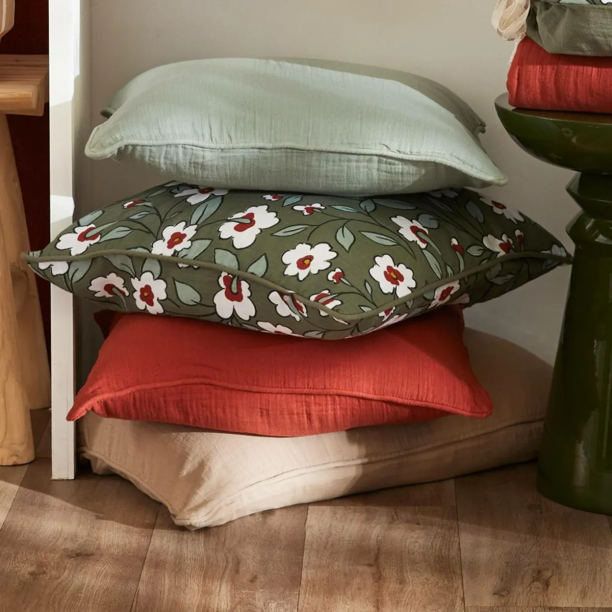 Coussin carré gaze de coton (45 x 45 cm) Gaïa marguerite Vert romarin