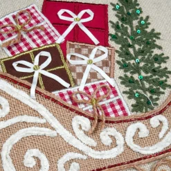 Coussin de Noël carré brodé (45 x 45 cm) Traineau Beige