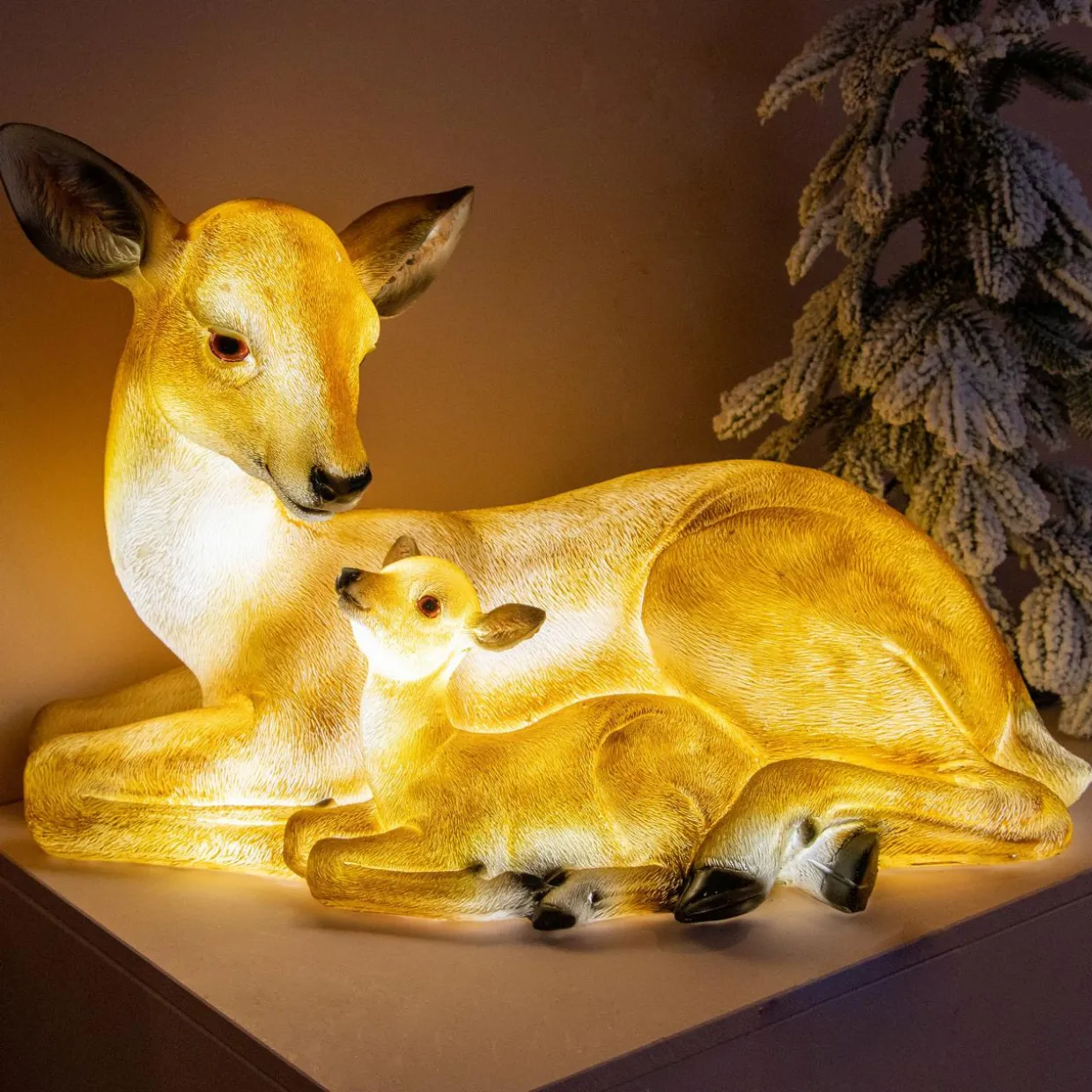 Famille Faon lumineux fibre de verre 8 LED (H32 cm) Blanc chaud