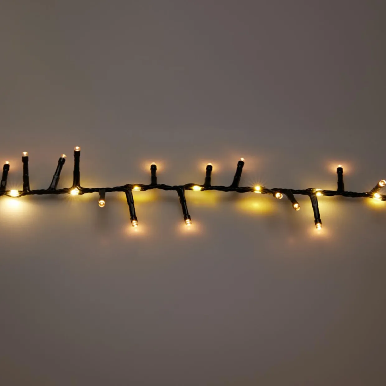 Guirlande lumineuse 15 m 1060 LED câble noir Boa effet cascade Blanc chaud