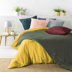 Housse de couette et deux taies microfibre (240 x 220 cm) Cleo Noire