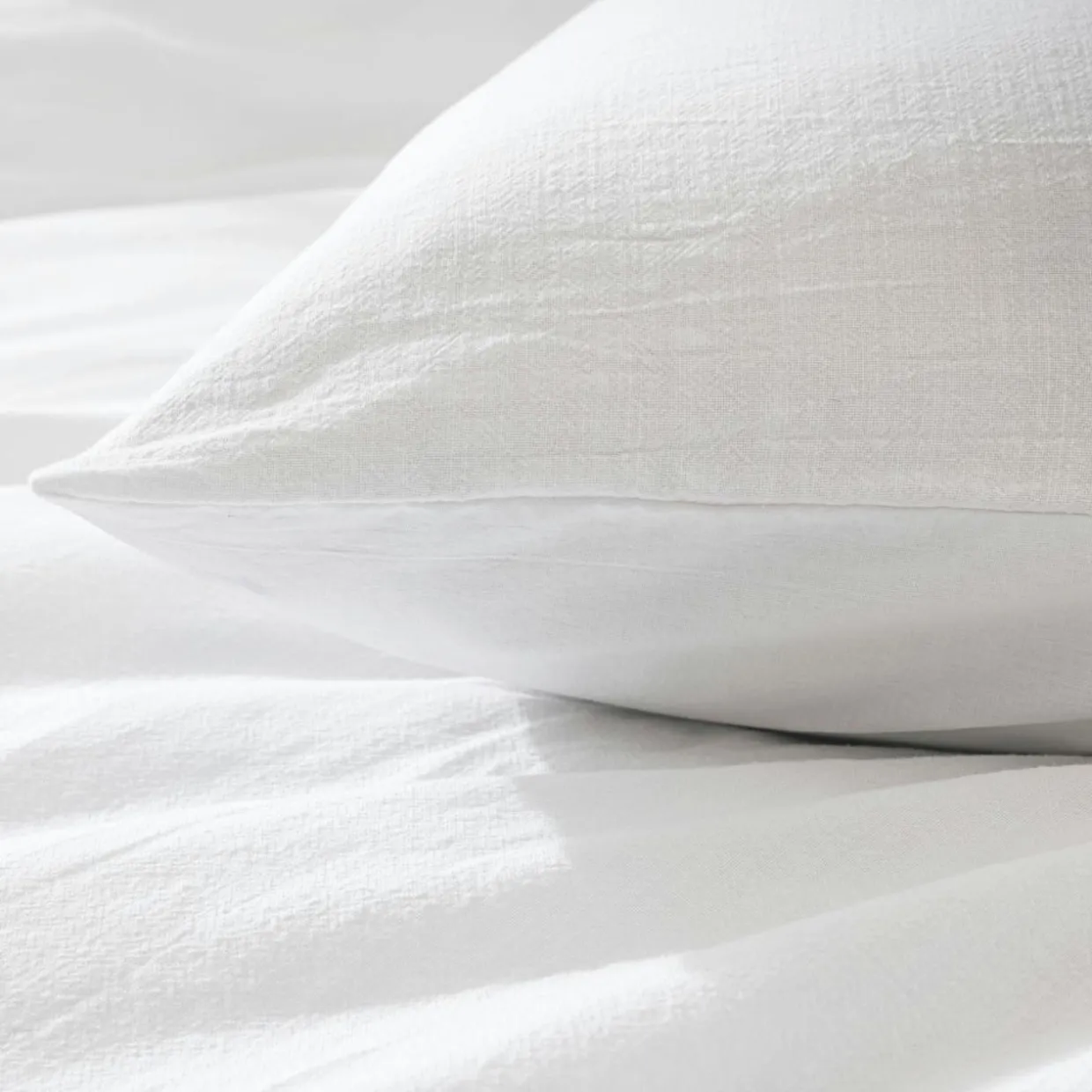 Housse de couette et deux taies d'oreiller coton (260 x 240 cm) Meline Blanc