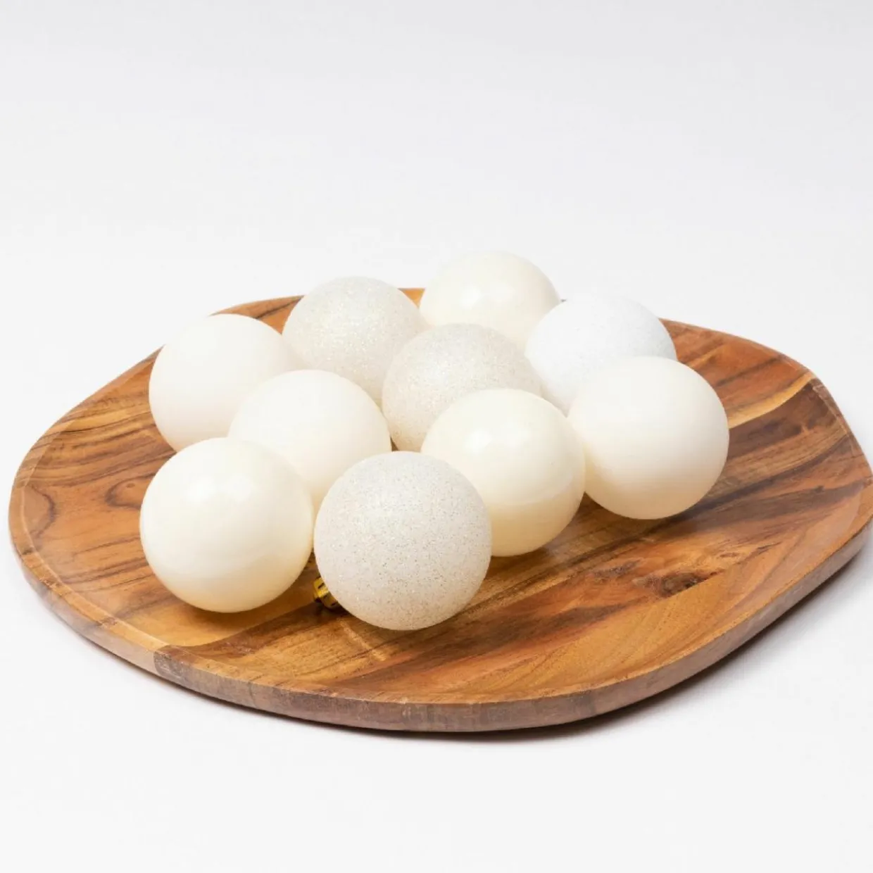 Lot de 30 boules de Noël assorties Alpine Blanc laine