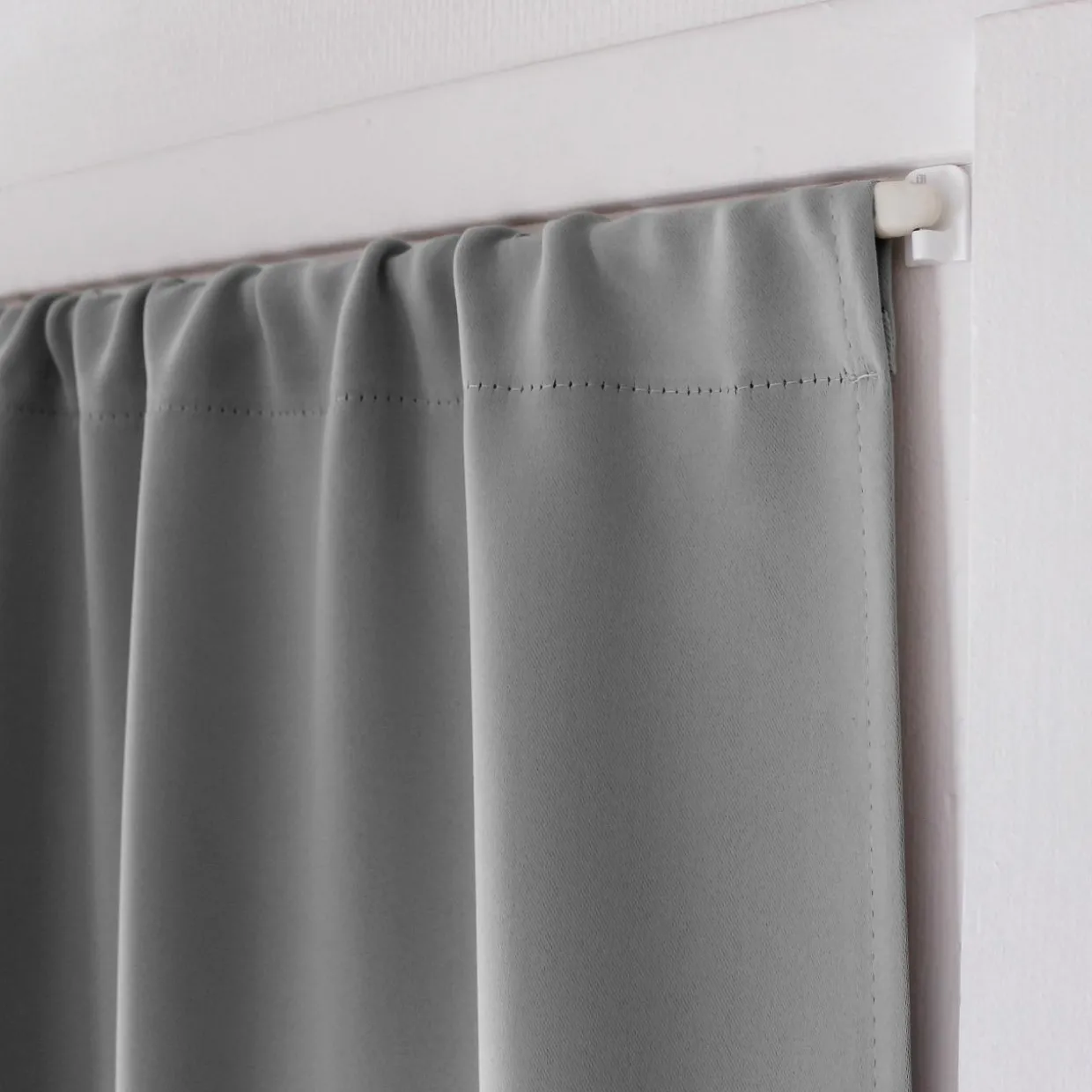 Rideau occultant passe-tringle (90 x 210 cm) Night Gris clair