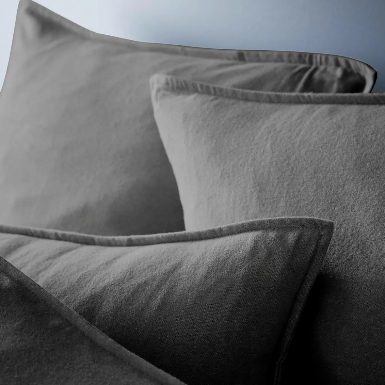 Taie d'oreiller carrée flanelle de coton (63 x 63 cm) Nina Gris anthracite