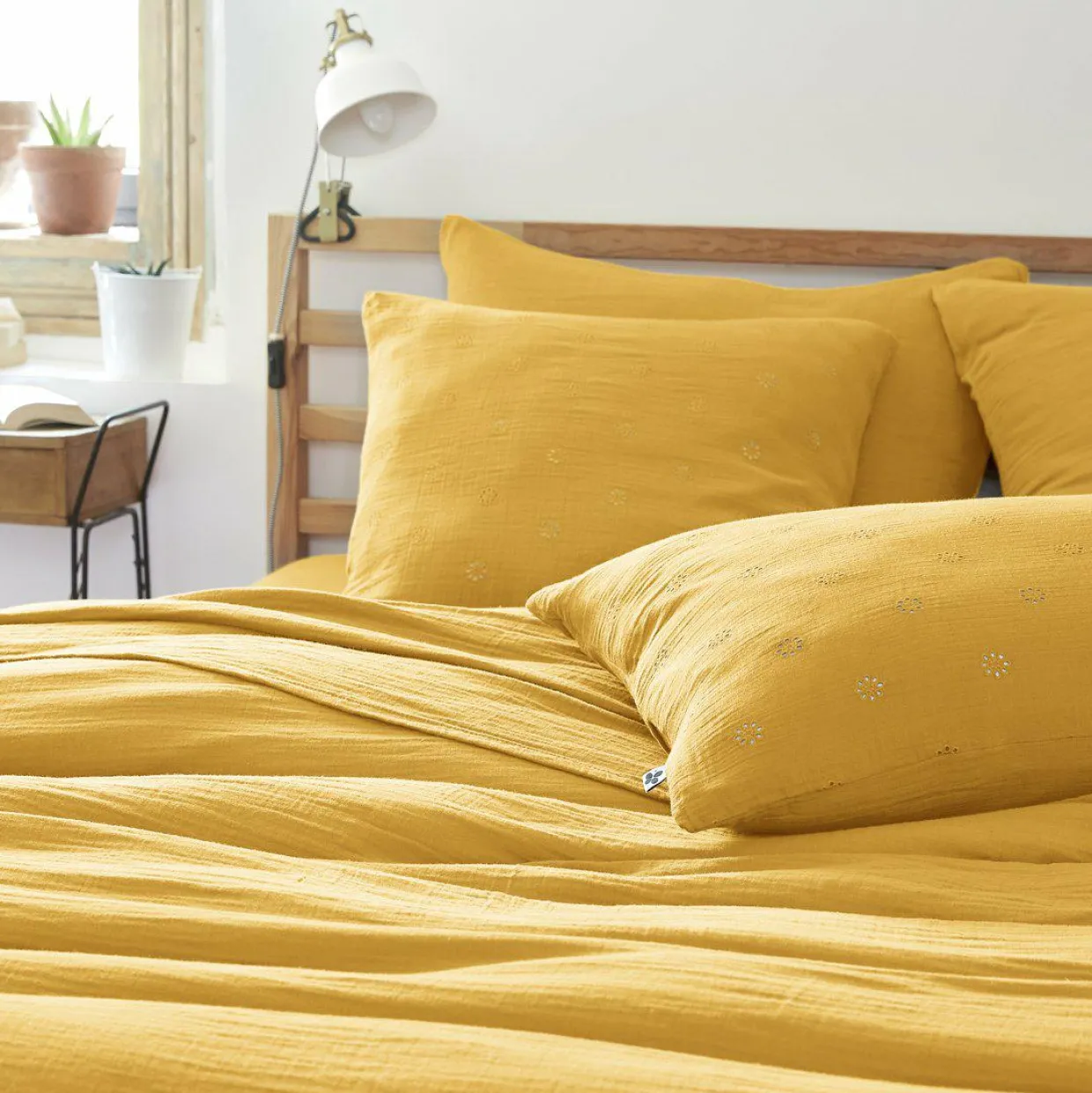 Taie d'oreiller carrée gaze de coton (60 x 60 cm) Gaïa Boho Jaune safran